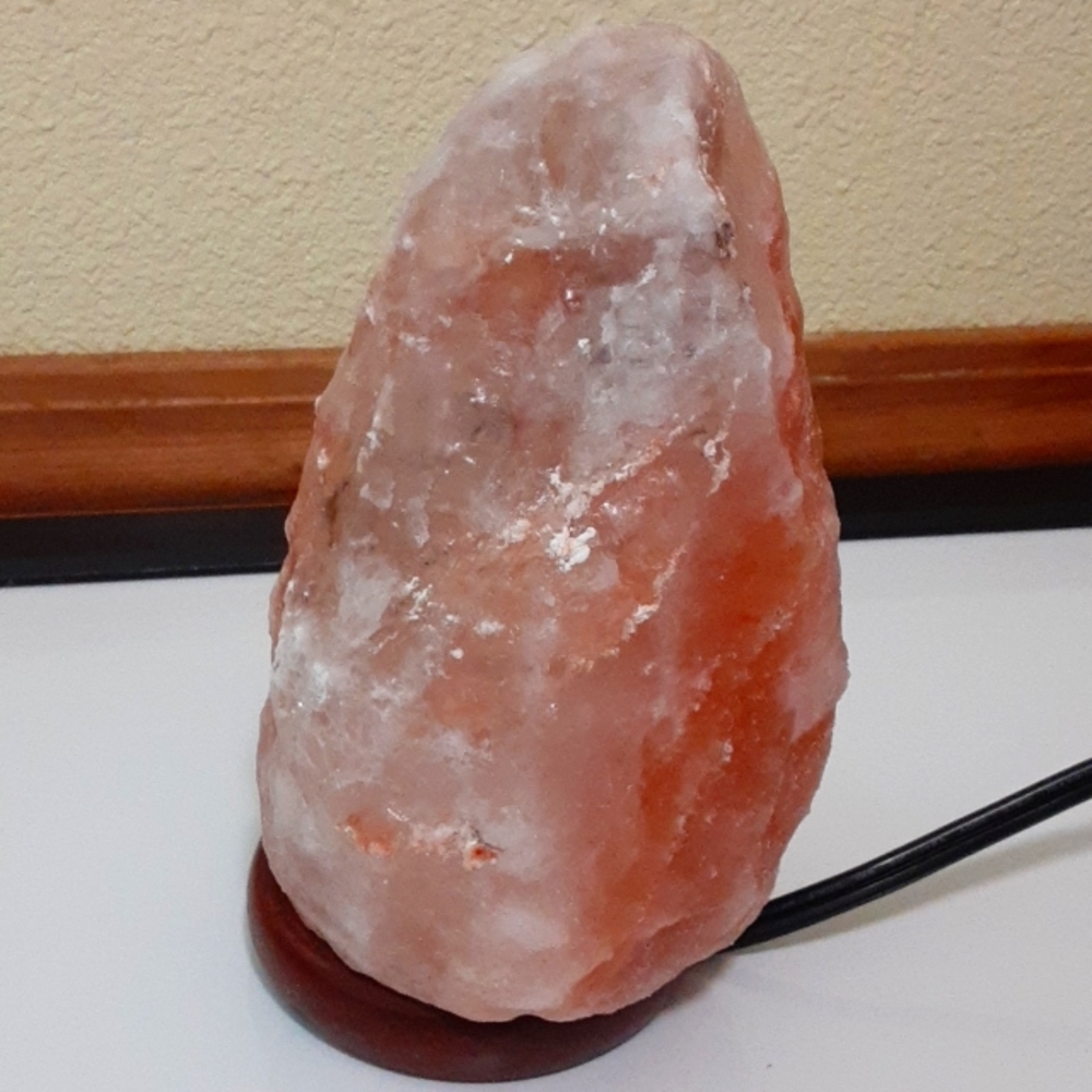 Amethya, Natural Himalayan Salt Lamp on Wood Base - Picture 4 of 12